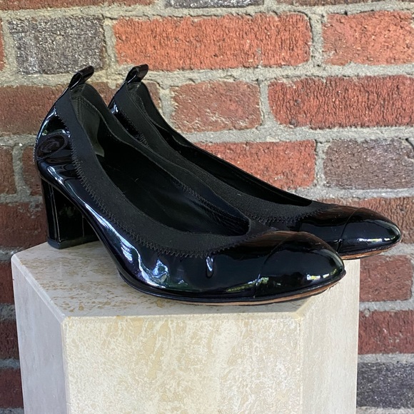 Chanel Black Patent Elastic Pumps - 38.5 - Picture 2 of 16